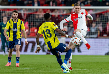 Slavia Praha vs Fenerbahce (03:00 – 29/11)